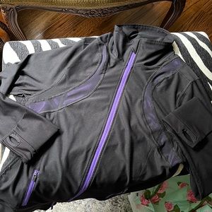 LIKE NEW NEVER WORN workout zipper jkt, pockets for phone & keys, like LuLu